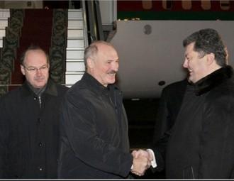 Lukashenka finally congratulates Poroshenko on his election as the Ukrainian president