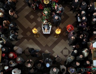 Hundreds of mourners said goodbye to people’s poet Nil Hilevich